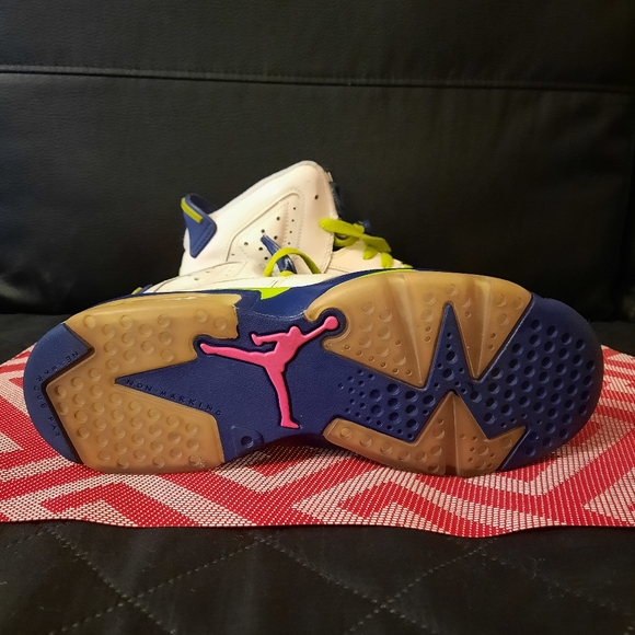 JORDAN BOOTS,JUNIOR USED GENTLY, SIZE 6, $40 - Picture 2 of 7